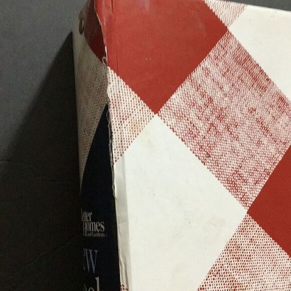 Cookbook vintage, Better Homes & Gardens Small damage to the spine shown ￼ - Picture 7 of 7